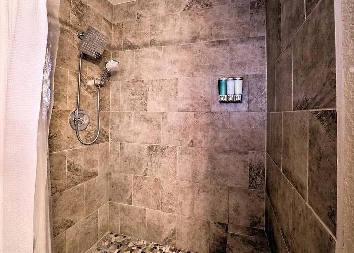 Temp-controlled Pool: Havasu Escape, Mtn View Holiday home *